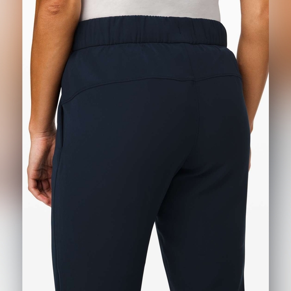 Lululemon On The Fly Navy Pants - Picture 2 of 9